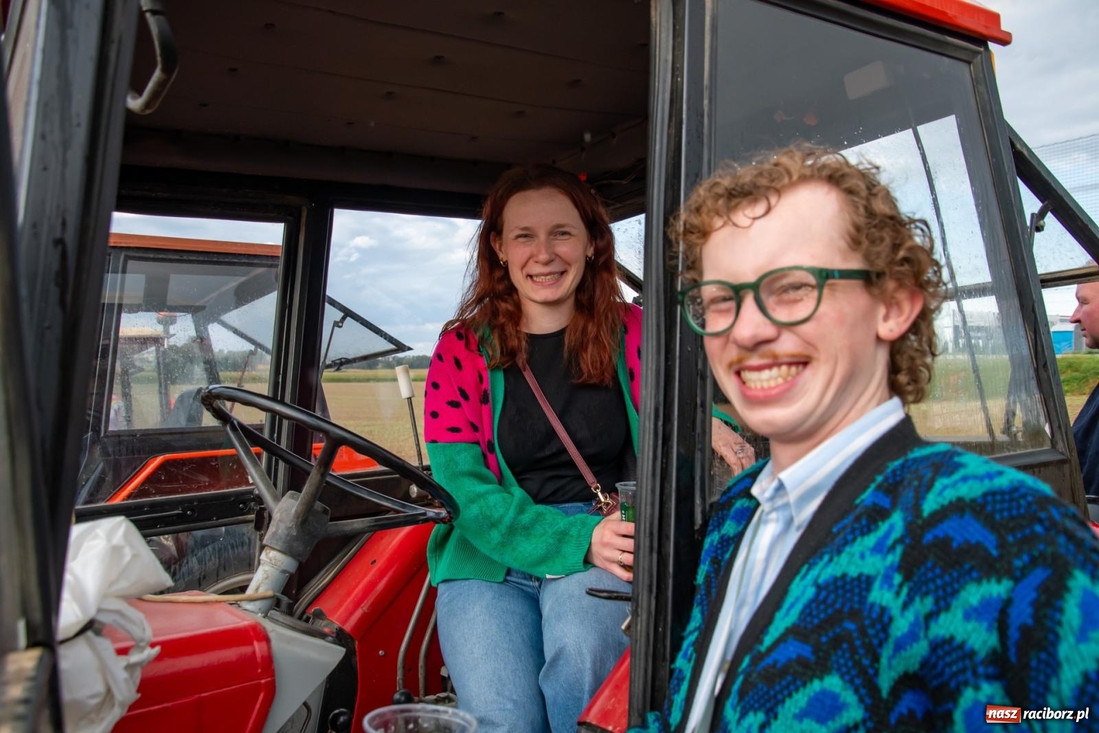 Zdjęcie w galerii na portalu naszraciborz.pl: Zmagania rolniczych potworów, czyli trzydziestki kontra sześćdziesiątki w Bolesławiu [FOTO i WIDEO] wiadomości z regionu