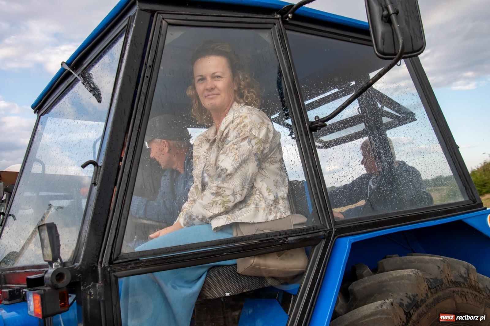 Zdjęcie w galerii na portalu naszraciborz.pl: Zmagania rolniczych potworów, czyli trzydziestki kontra sześćdziesiątki w Bolesławiu [FOTO i WIDEO] wiadomości z regionu
