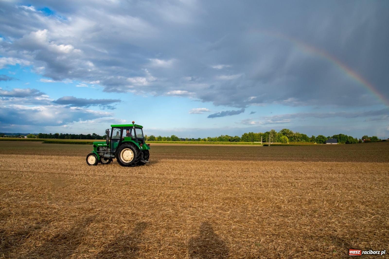 Zdjęcie w galerii na portalu naszraciborz.pl: Zmagania rolniczych potworów, czyli trzydziestki kontra sześćdziesiątki w Bolesławiu [FOTO i WIDEO] wiadomości z regionu