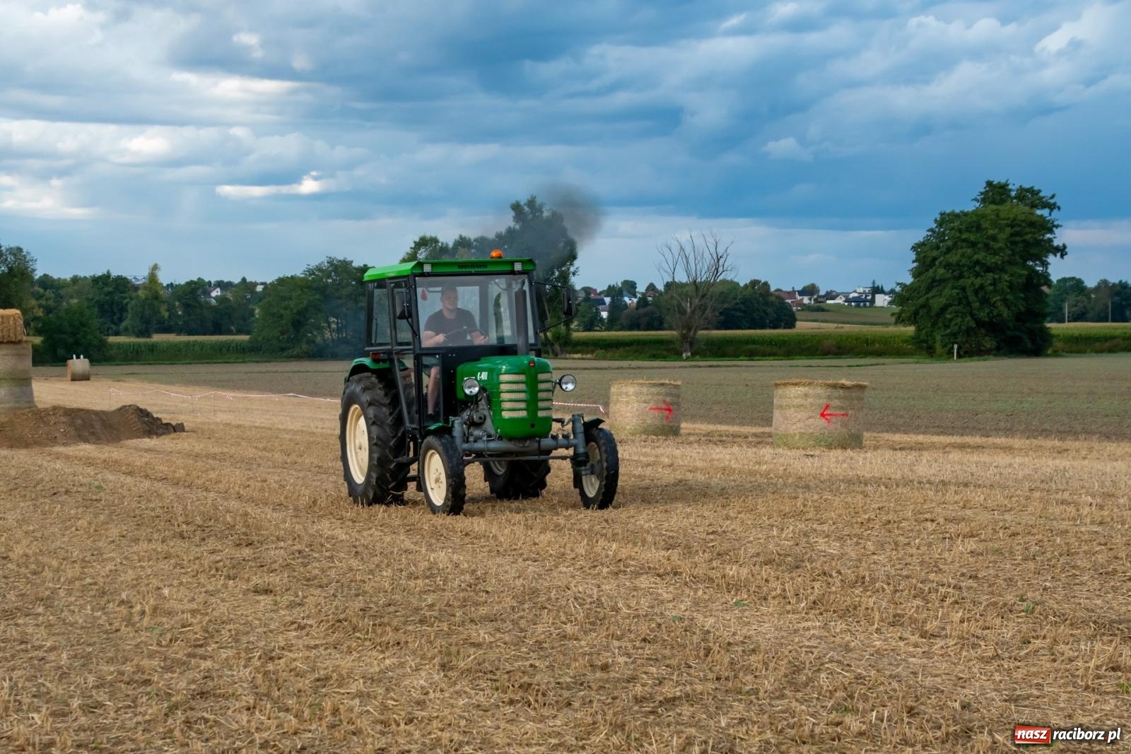 Zdjęcie w galerii na portalu naszraciborz.pl: Zmagania rolniczych potworów, czyli trzydziestki kontra sześćdziesiątki w Bolesławiu [FOTO i WIDEO] wiadomości z regionu