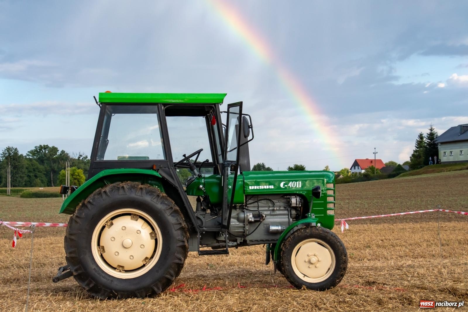 Zdjęcie w galerii na portalu naszraciborz.pl: Zmagania rolniczych potworów, czyli trzydziestki kontra sześćdziesiątki w Bolesławiu [FOTO i WIDEO] wiadomości z regionu
