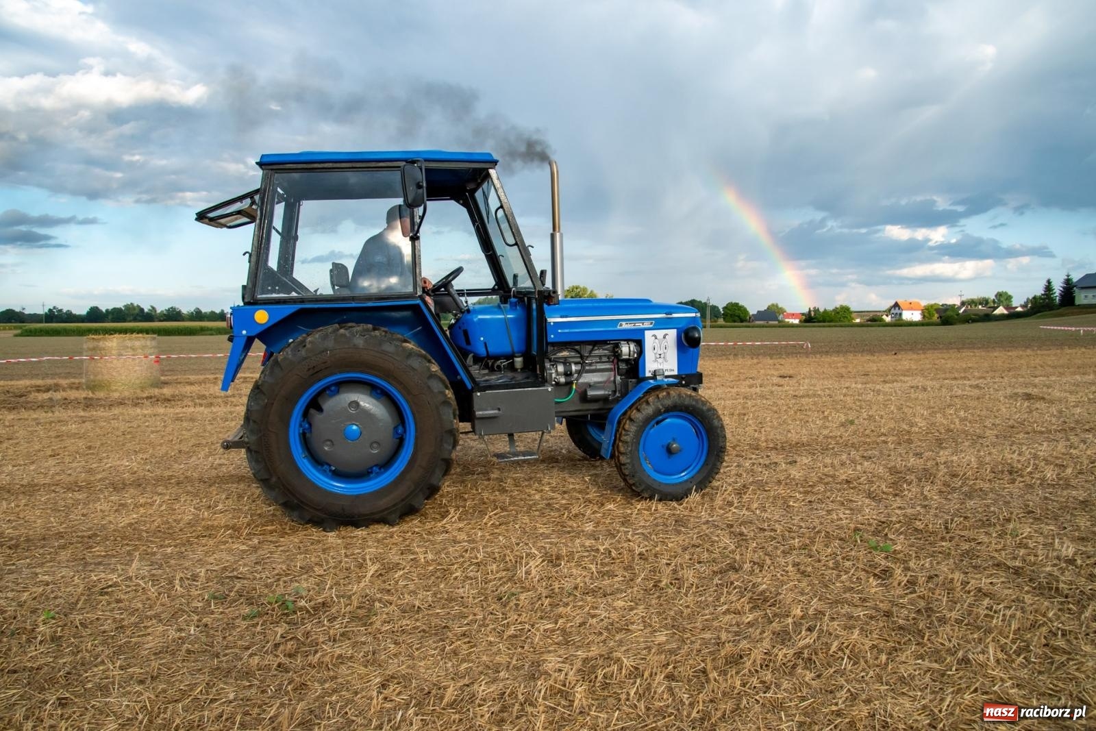 Zdjęcie w galerii na portalu naszraciborz.pl: Zmagania rolniczych potworów, czyli trzydziestki kontra sześćdziesiątki w Bolesławiu [FOTO i WIDEO] wiadomości z regionu