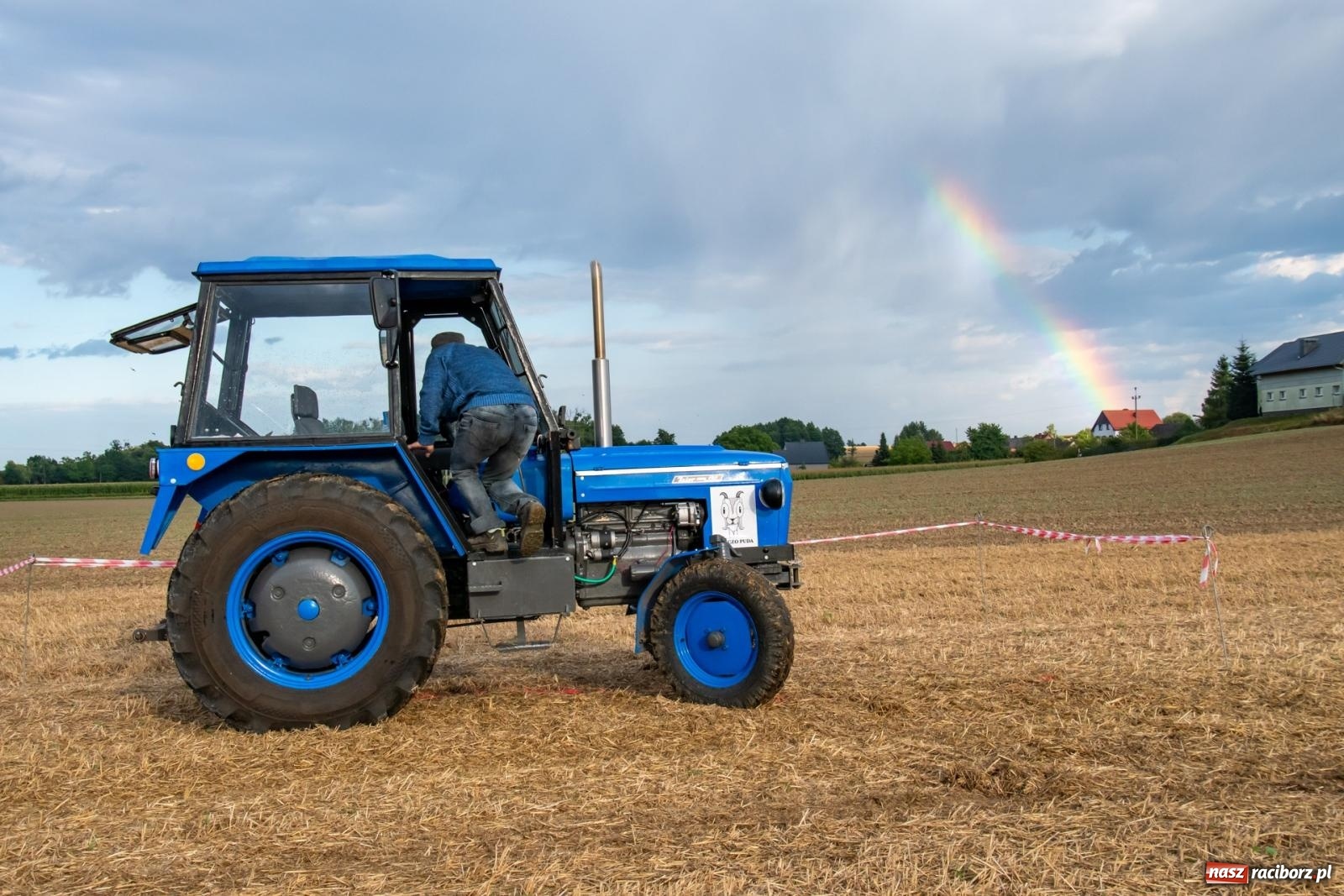 Zdjęcie w galerii na portalu naszraciborz.pl: Zmagania rolniczych potworów, czyli trzydziestki kontra sześćdziesiątki w Bolesławiu [FOTO i WIDEO] wiadomości z regionu