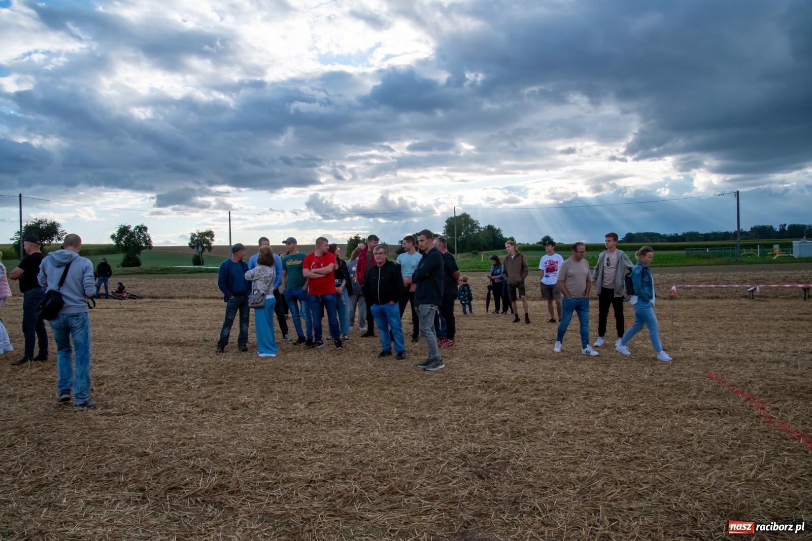 Zdjęcie w galerii na portalu naszraciborz.pl: Zmagania rolniczych potworów, czyli trzydziestki kontra sześćdziesiątki w Bolesławiu [FOTO i WIDEO] wiadomości z regionu