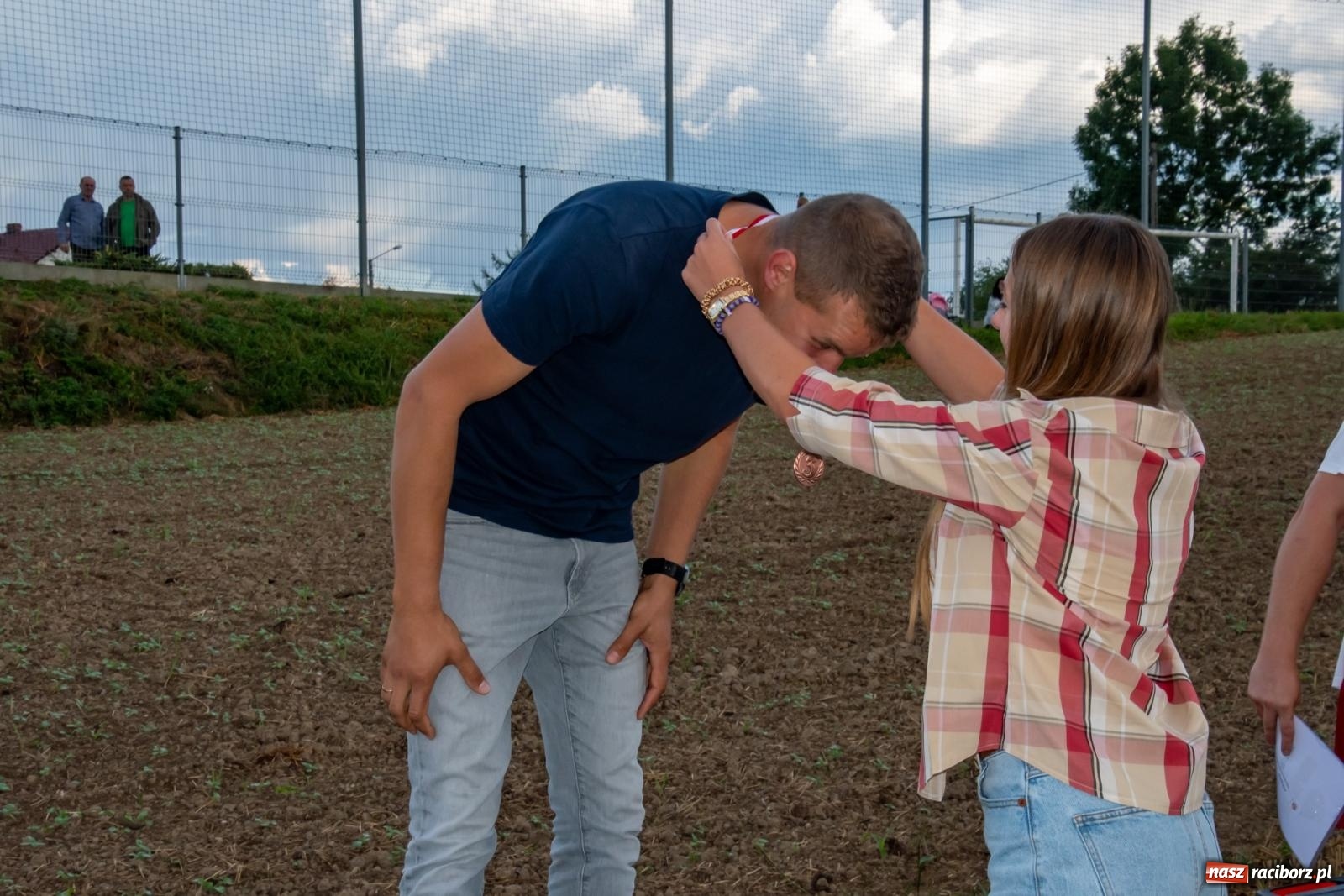 Zdjęcie w galerii na portalu naszraciborz.pl: Zmagania rolniczych potworów, czyli trzydziestki kontra sześćdziesiątki w Bolesławiu [FOTO i WIDEO] wiadomości z regionu