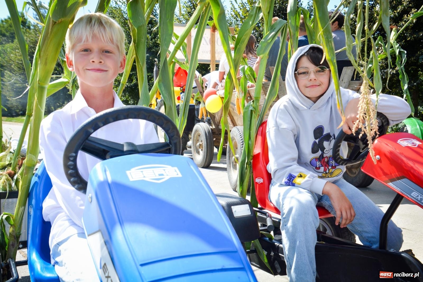 Zdjęcie w galerii na portalu naszraciborz.pl: Dożynki parafii Modzurów w Szonowicach – święto plonów i tradycji wiadomości z regionu