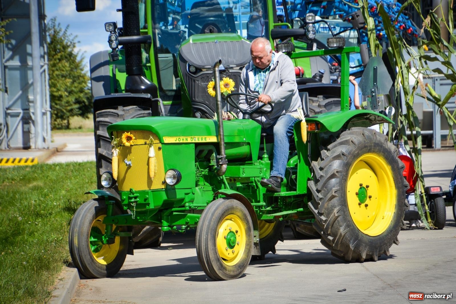 Zdjęcie w galerii na portalu naszraciborz.pl: Dożynki parafii Modzurów w Szonowicach – święto plonów i tradycji wiadomości z regionu