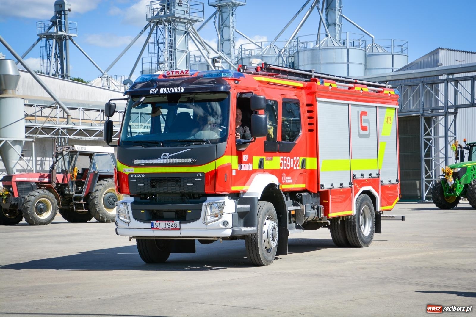 Zdjęcie w galerii na portalu naszraciborz.pl: Dożynki parafii Modzurów w Szonowicach – święto plonów i tradycji wiadomości z regionu