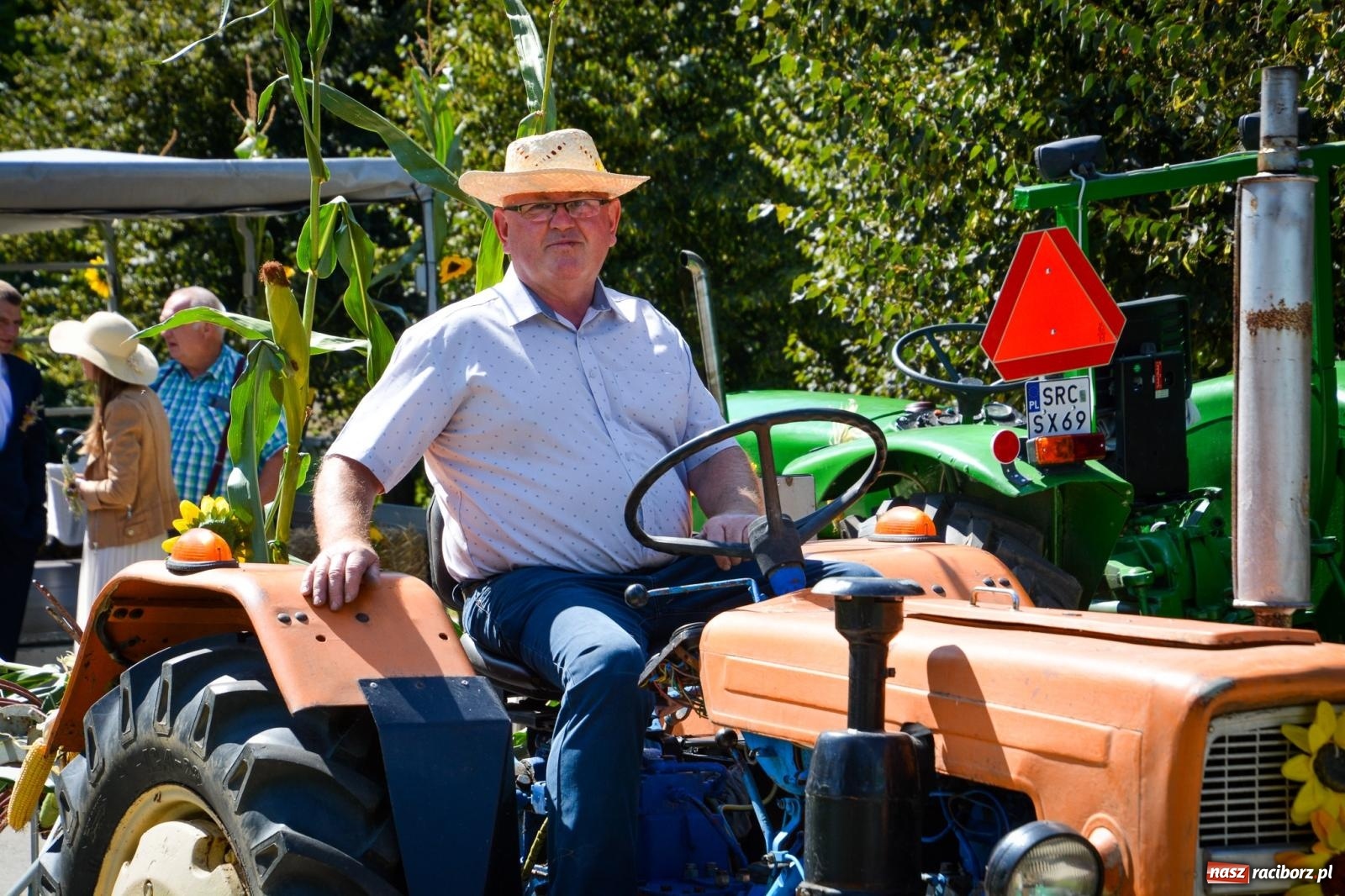 Zdjęcie w galerii na portalu naszraciborz.pl: Dożynki parafii Modzurów w Szonowicach – święto plonów i tradycji wiadomości z regionu