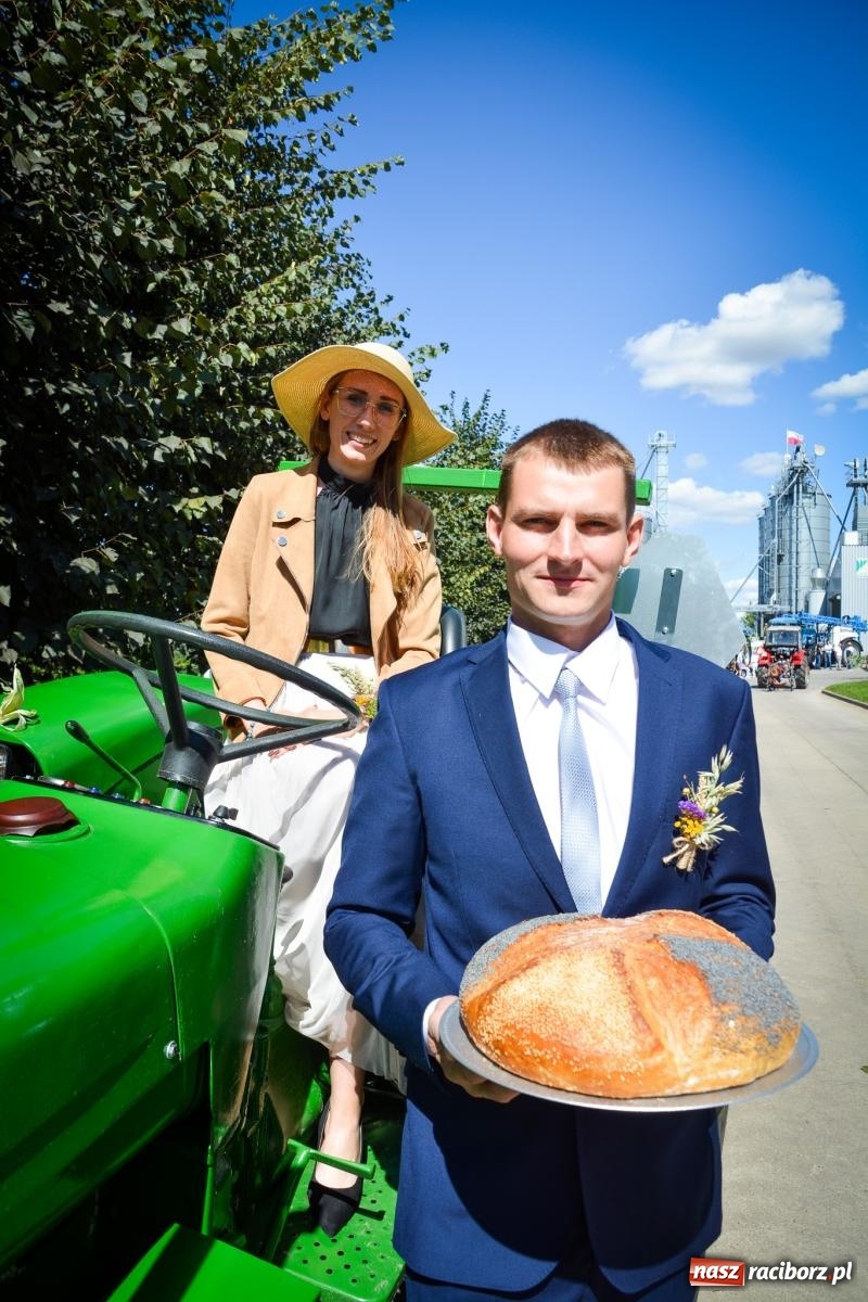 Zdjęcie w galerii na portalu naszraciborz.pl: Dożynki parafii Modzurów w Szonowicach – święto plonów i tradycji wiadomości z regionu