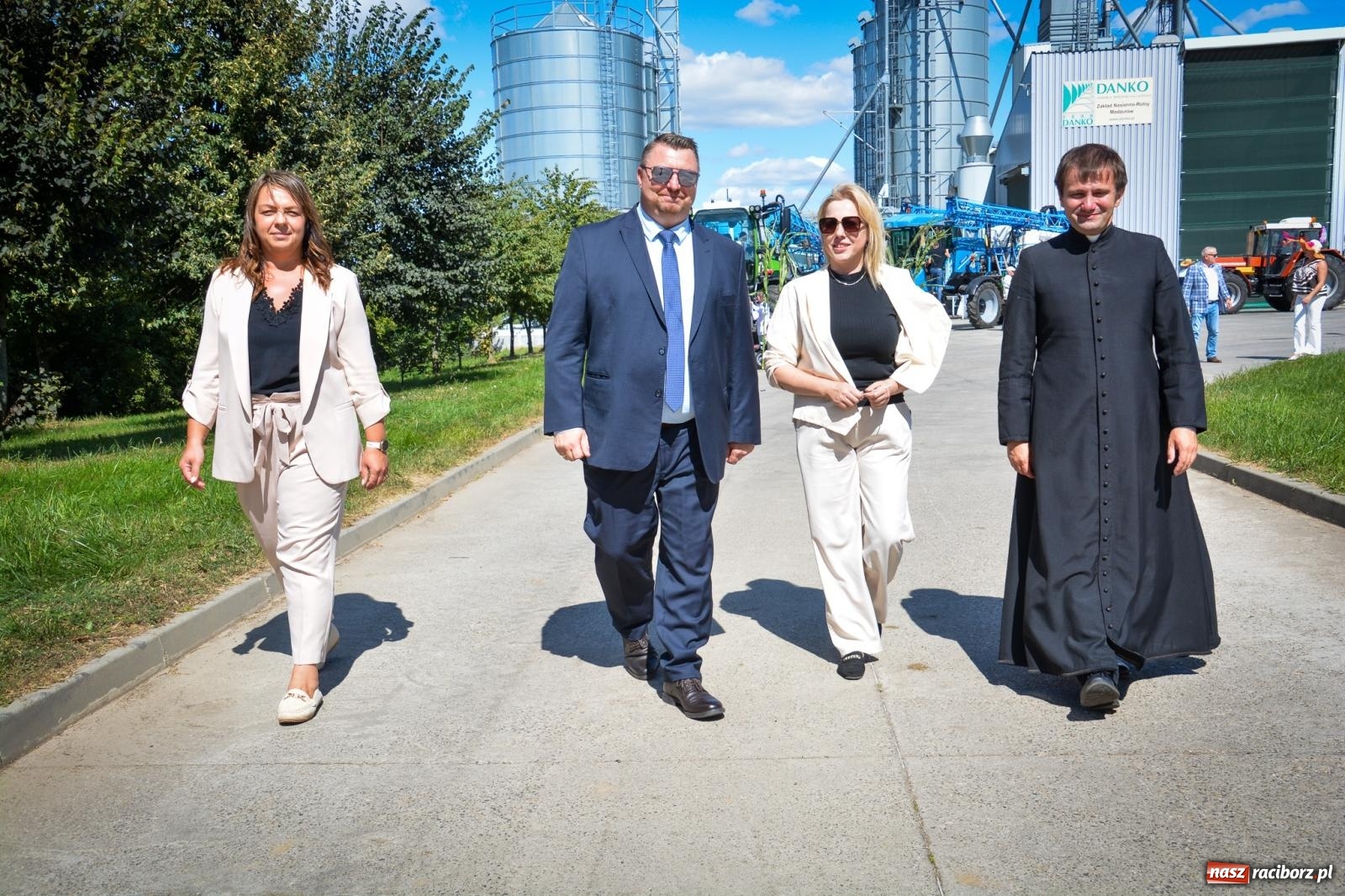 Zdjęcie w galerii na portalu naszraciborz.pl: Dożynki parafii Modzurów w Szonowicach – święto plonów i tradycji wiadomości z regionu