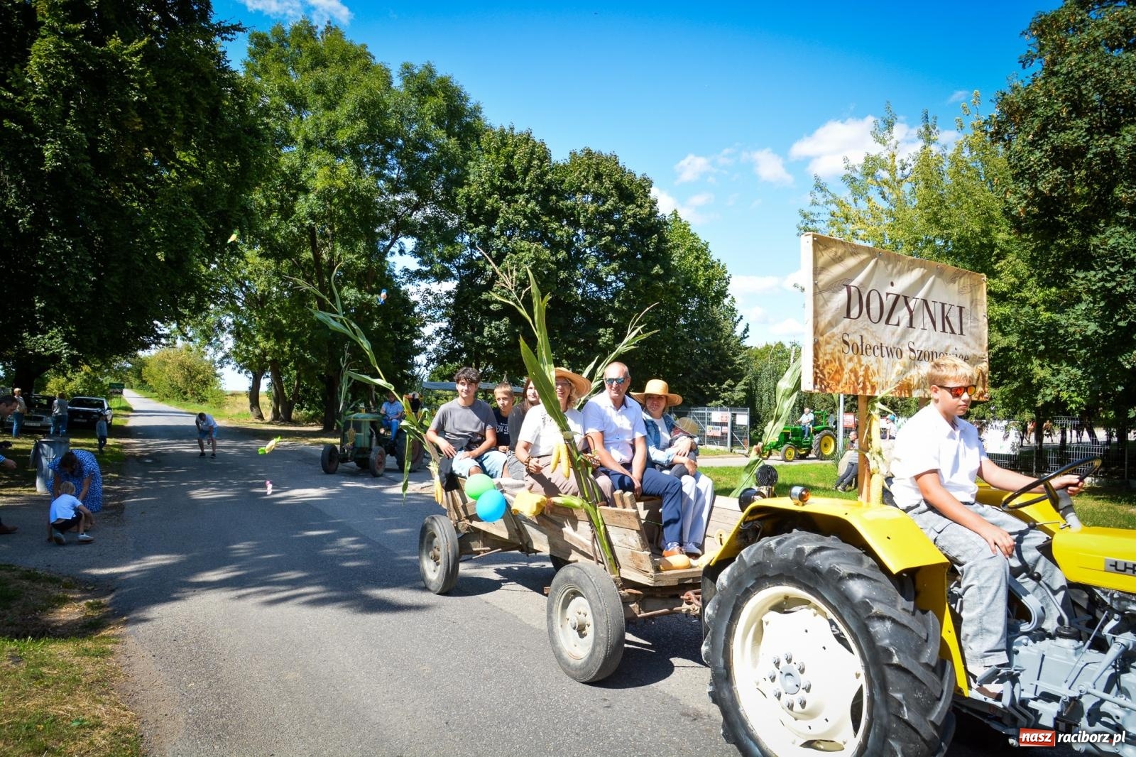Zdjęcie w galerii na portalu naszraciborz.pl: Dożynki parafii Modzurów w Szonowicach – święto plonów i tradycji wiadomości z regionu