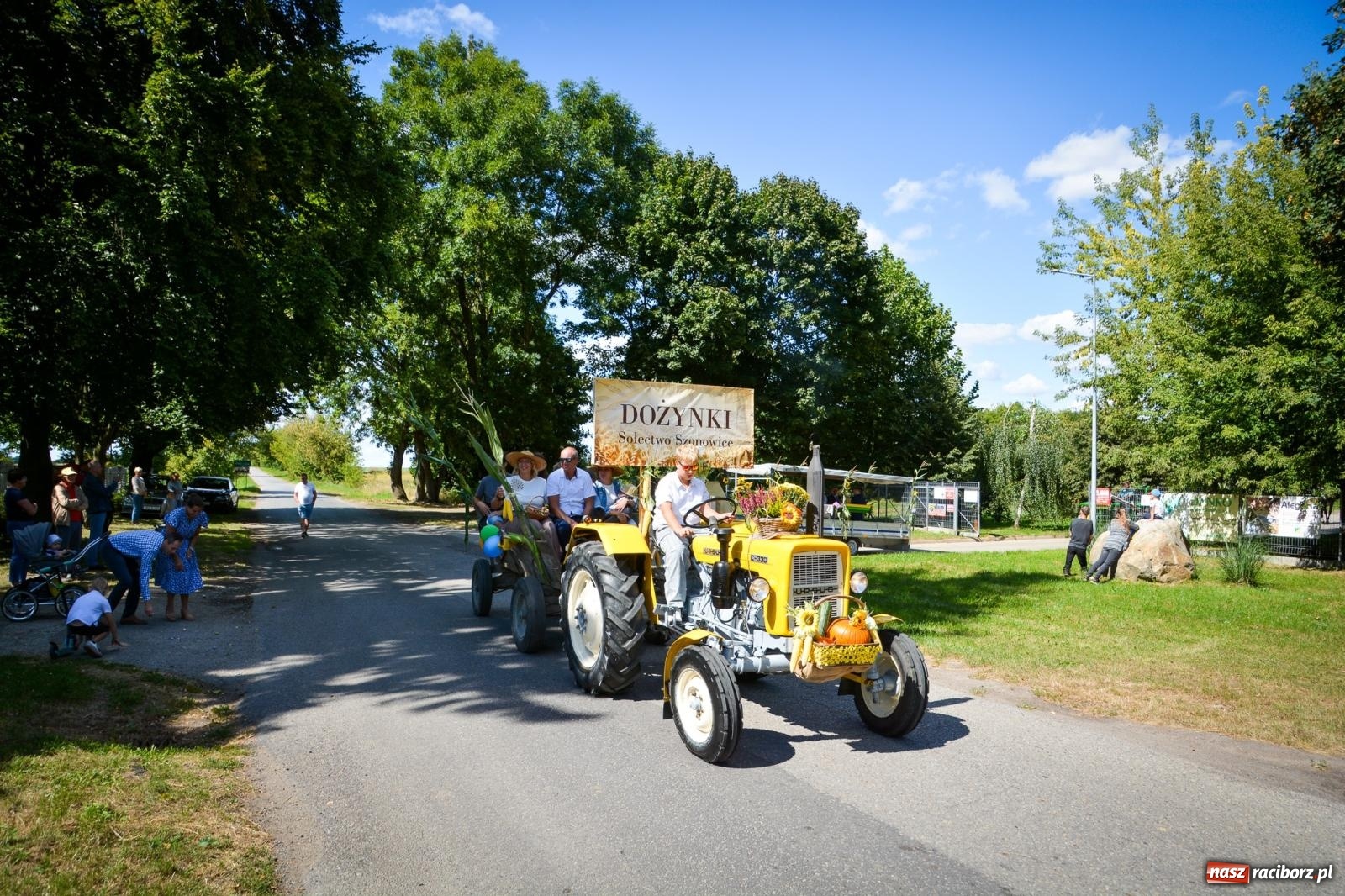 Zdjęcie w galerii na portalu naszraciborz.pl: Dożynki parafii Modzurów w Szonowicach – święto plonów i tradycji wiadomości z regionu