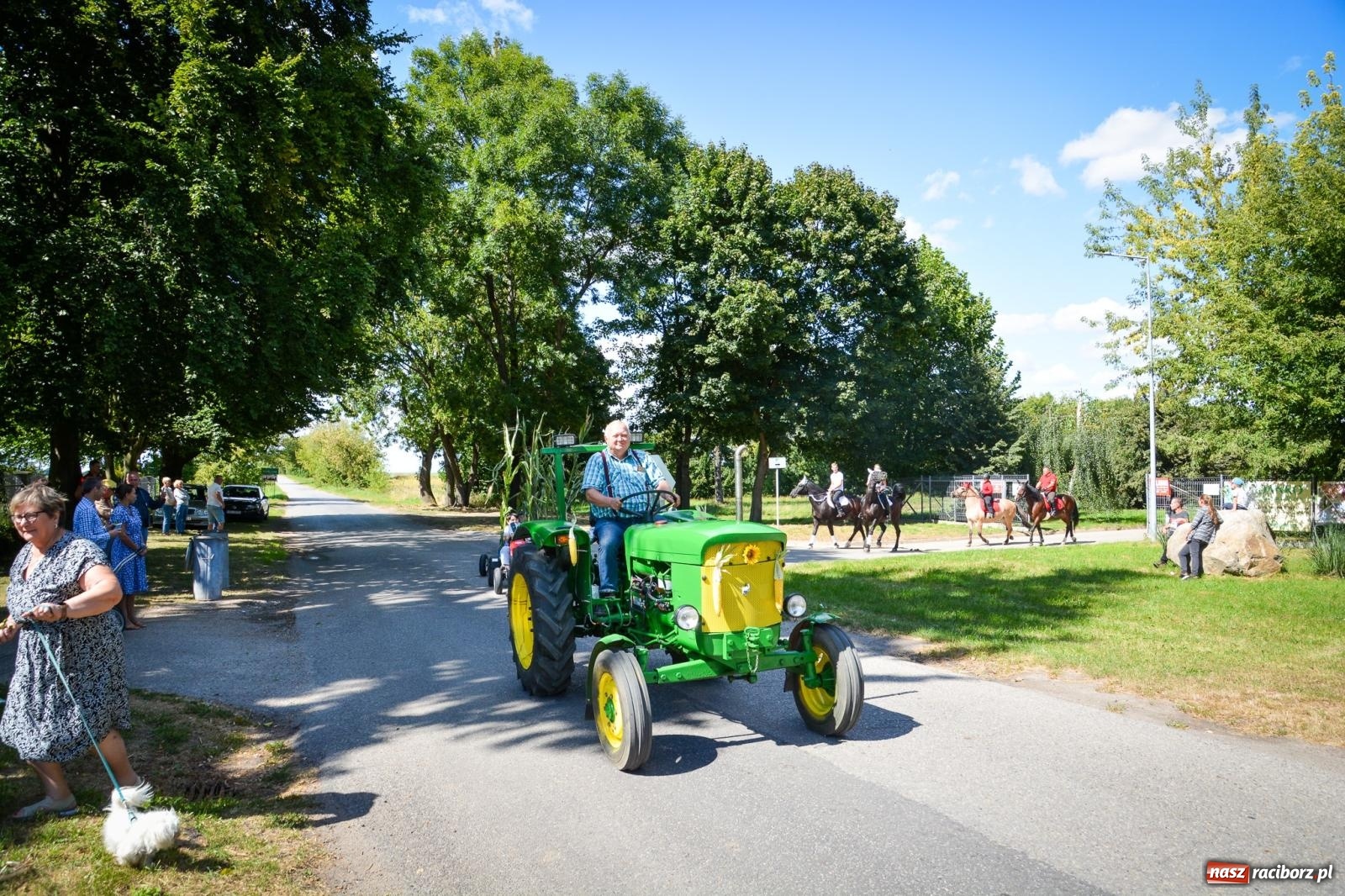 Zdjęcie w galerii na portalu naszraciborz.pl: Dożynki parafii Modzurów w Szonowicach – święto plonów i tradycji wiadomości z regionu