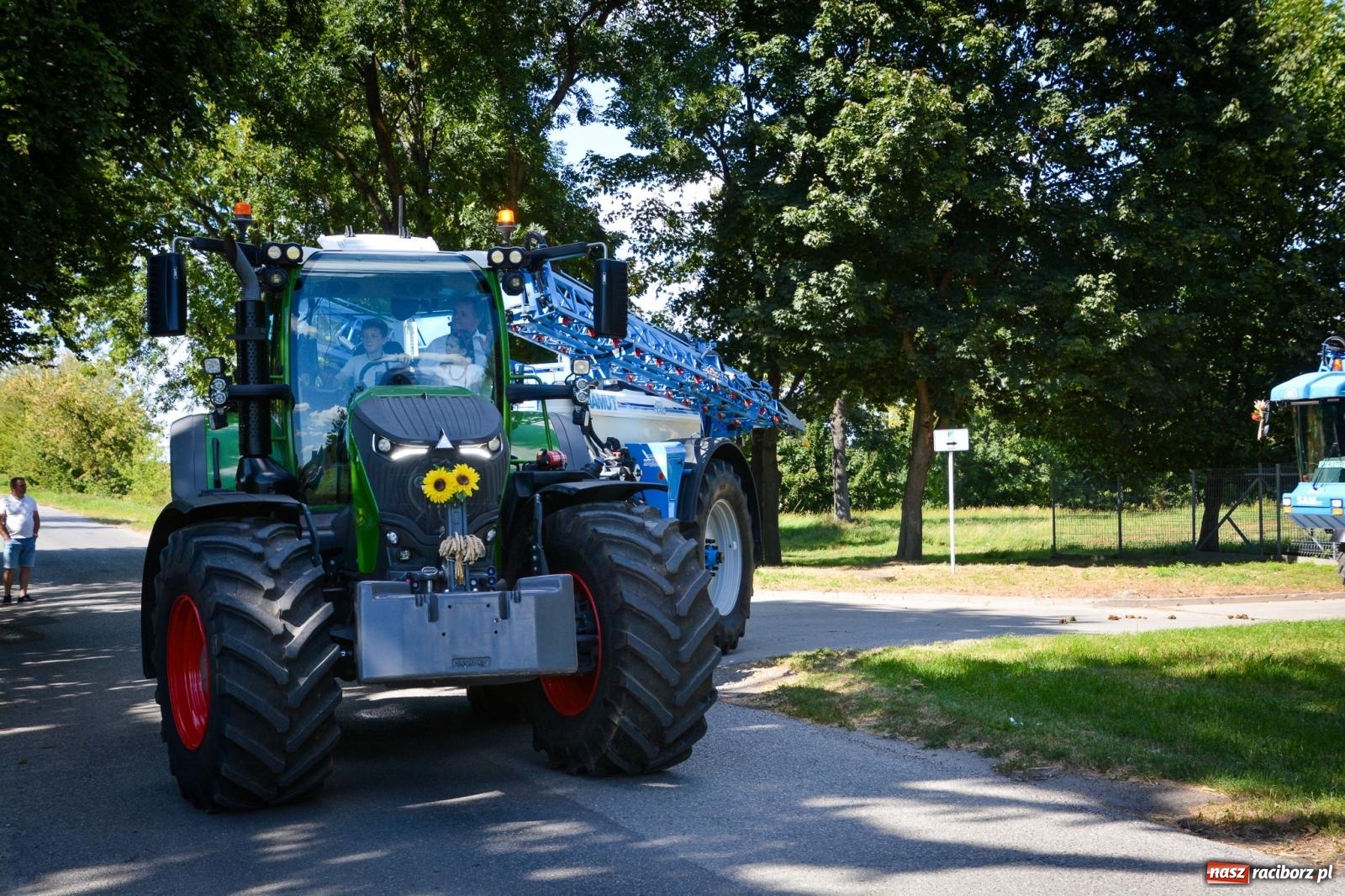 Zdjęcie w galerii na portalu naszraciborz.pl: Dożynki parafii Modzurów w Szonowicach – święto plonów i tradycji wiadomości z regionu
