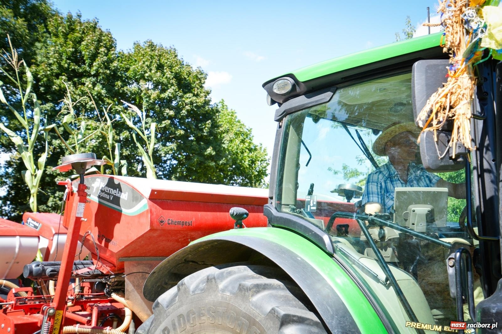 Zdjęcie w galerii na portalu naszraciborz.pl: Dożynki parafii Modzurów w Szonowicach – święto plonów i tradycji wiadomości z regionu