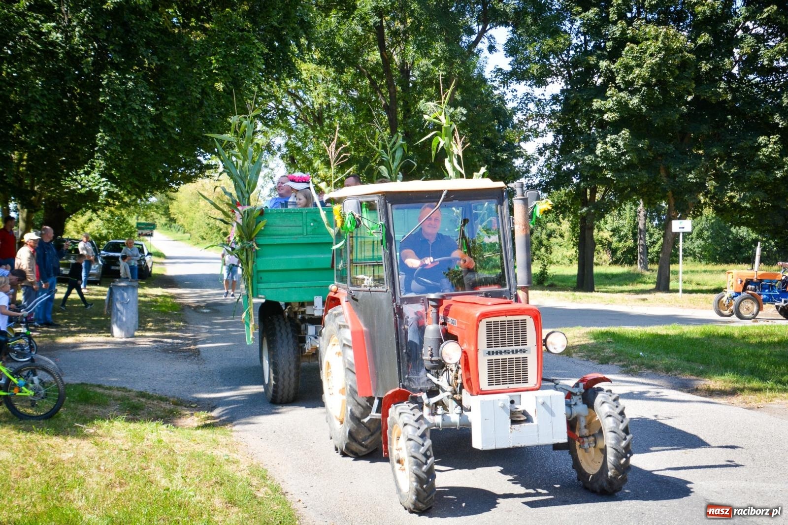 Zdjęcie w galerii na portalu naszraciborz.pl: Dożynki parafii Modzurów w Szonowicach – święto plonów i tradycji wiadomości z regionu