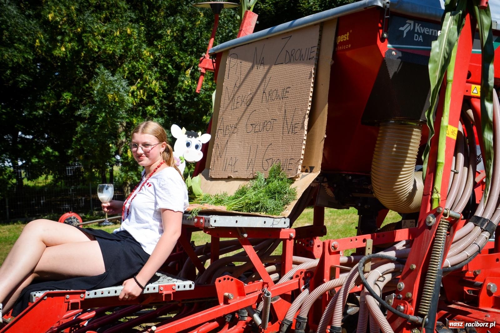 Zdjęcie w galerii na portalu naszraciborz.pl: Dożynki parafii Modzurów w Szonowicach – święto plonów i tradycji wiadomości z regionu