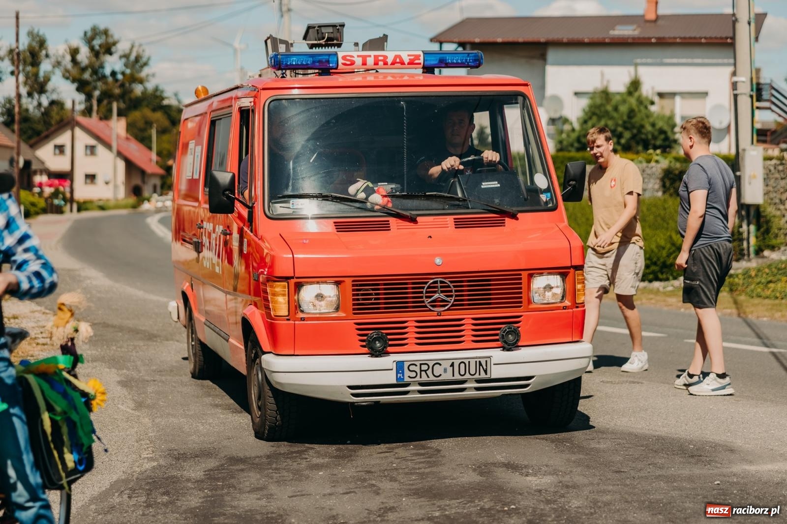 Zdjęcie w galerii na portalu naszraciborz.pl: Maków świętował plony – barwny korowód, konkursy i muzyka [FOTO i WIDEO] wiadomości z regionu