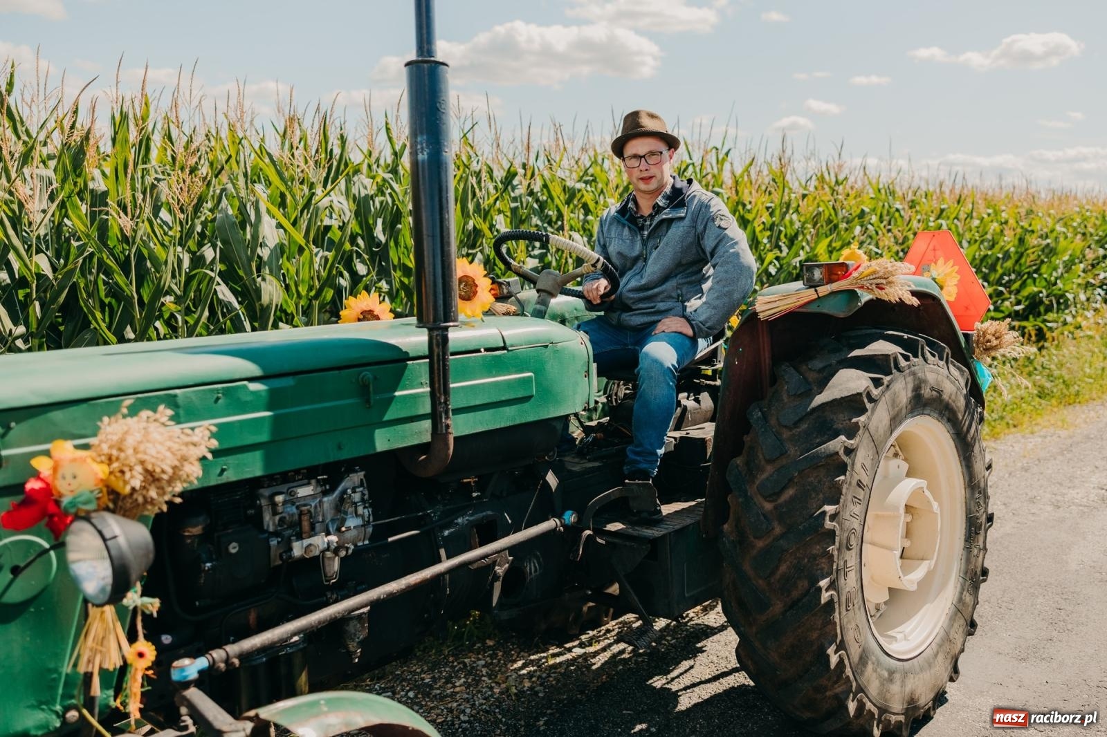Zdjęcie w galerii na portalu naszraciborz.pl: Maków świętował plony – barwny korowód, konkursy i muzyka [FOTO i WIDEO] wiadomości z regionu