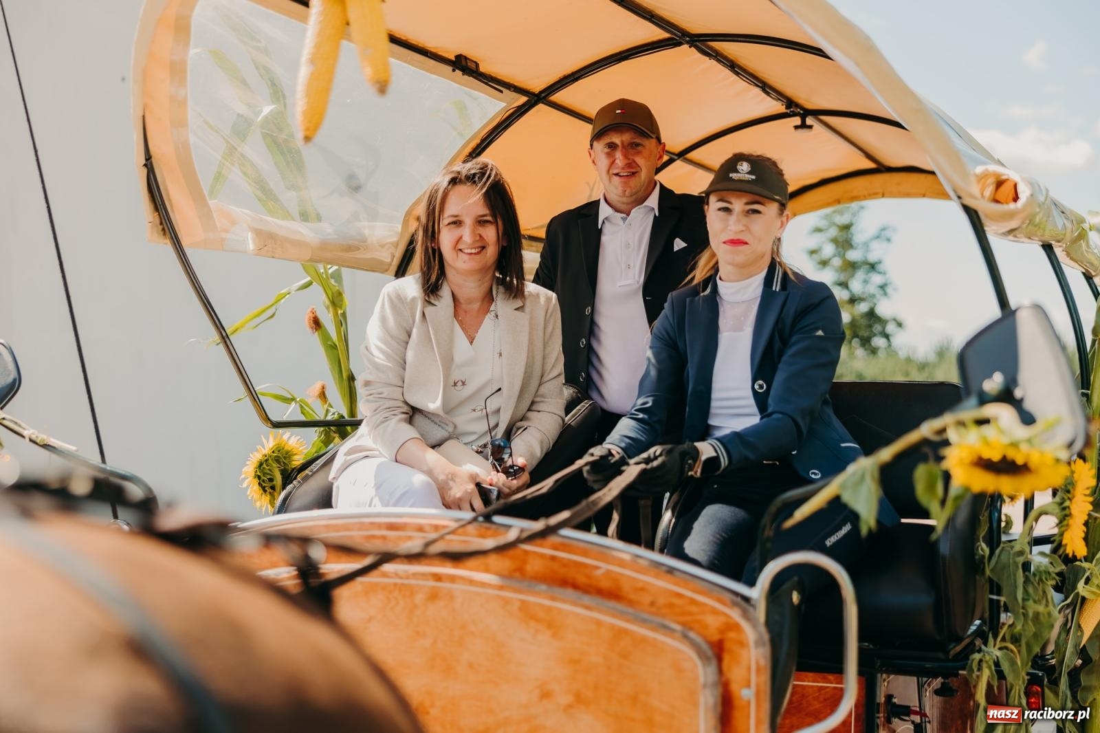 Zdjęcie w galerii na portalu naszraciborz.pl: Maków świętował plony – barwny korowód, konkursy i muzyka [FOTO i WIDEO] wiadomości z regionu
