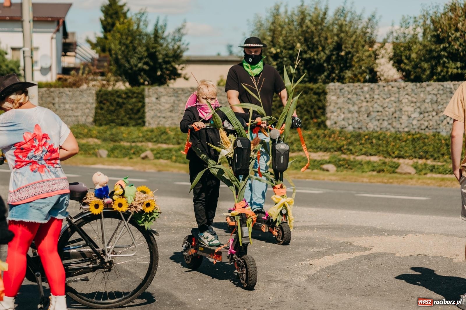 Zdjęcie w galerii na portalu naszraciborz.pl: Maków świętował plony – barwny korowód, konkursy i muzyka [FOTO i WIDEO] wiadomości z regionu