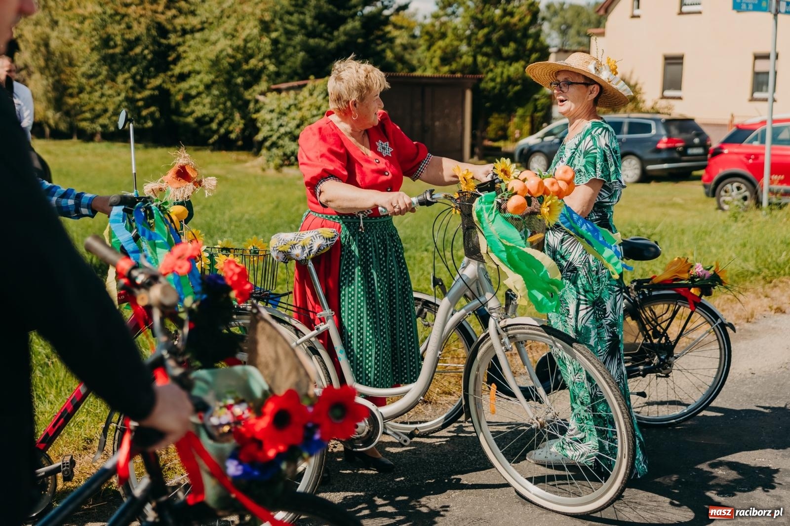 Zdjęcie w galerii na portalu naszraciborz.pl: Maków świętował plony – barwny korowód, konkursy i muzyka [FOTO i WIDEO] wiadomości z regionu