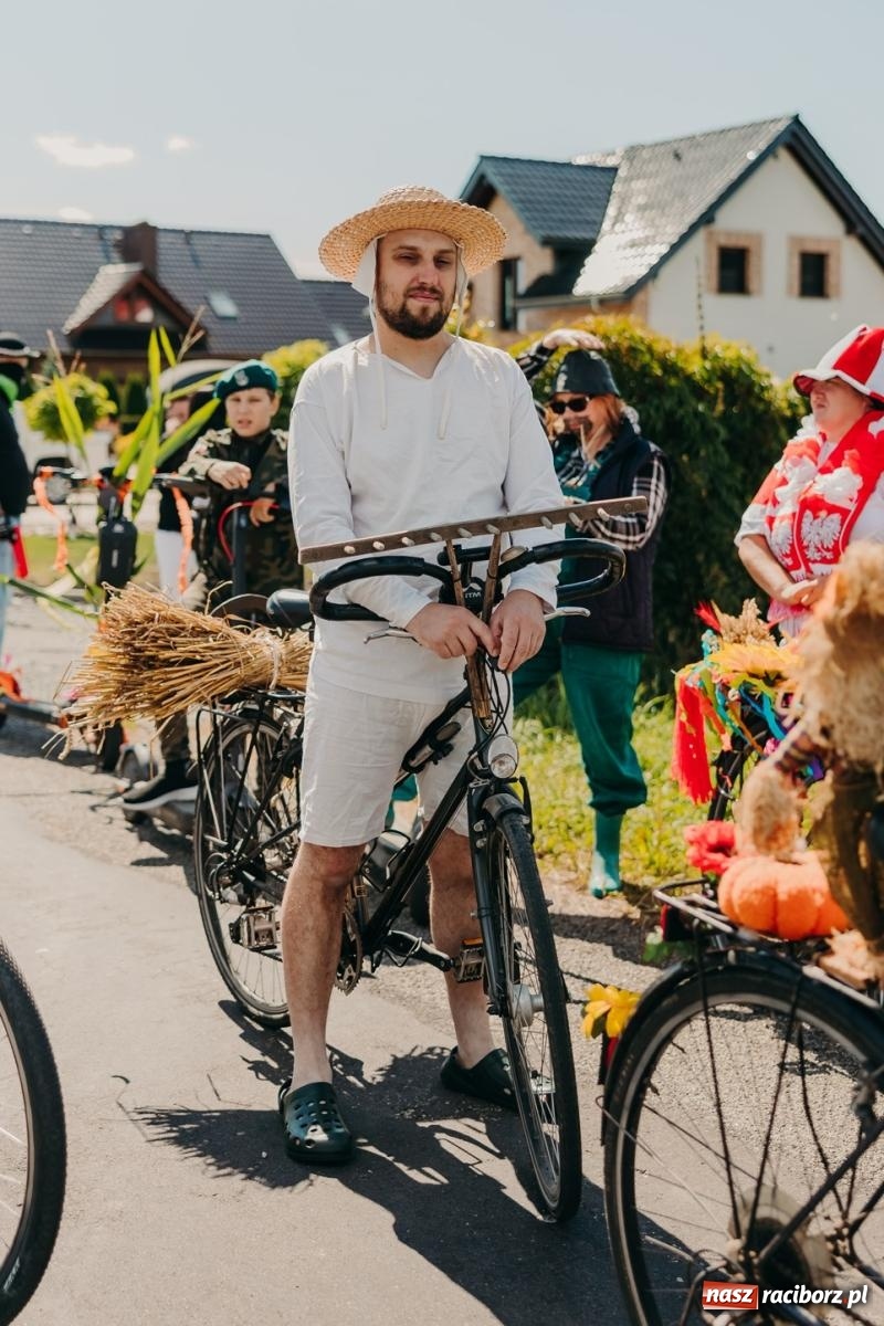 Zdjęcie w galerii na portalu naszraciborz.pl: Maków świętował plony – barwny korowód, konkursy i muzyka [FOTO i WIDEO] wiadomości z regionu