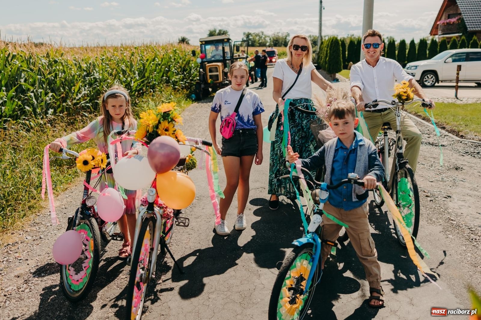 Zdjęcie w galerii na portalu naszraciborz.pl: Maków świętował plony – barwny korowód, konkursy i muzyka [FOTO i WIDEO] wiadomości z regionu