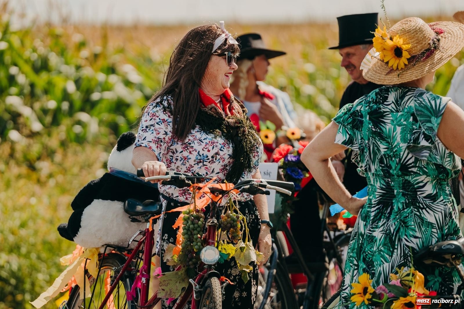 Zdjęcie w galerii na portalu naszraciborz.pl: Maków świętował plony – barwny korowód, konkursy i muzyka [FOTO i WIDEO] wiadomości z regionu