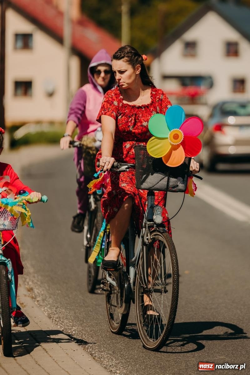 Zdjęcie w galerii na portalu naszraciborz.pl: Maków świętował plony – barwny korowód, konkursy i muzyka [FOTO i WIDEO] wiadomości z regionu