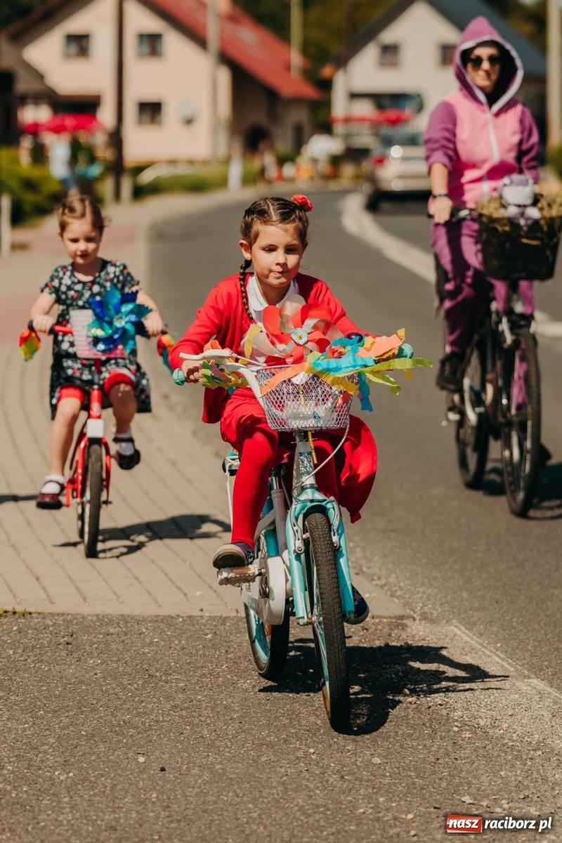 Zdjęcie w galerii na portalu naszraciborz.pl: Maków świętował plony – barwny korowód, konkursy i muzyka [FOTO i WIDEO] wiadomości z regionu