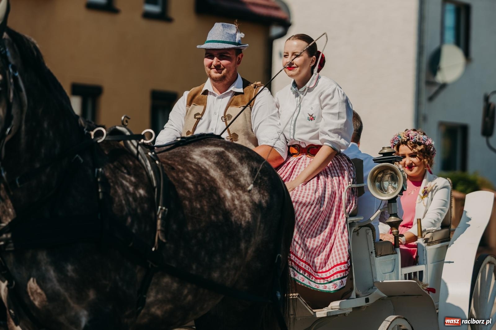Zdjęcie w galerii na portalu naszraciborz.pl: Maków świętował plony – barwny korowód, konkursy i muzyka [FOTO i WIDEO] wiadomości z regionu