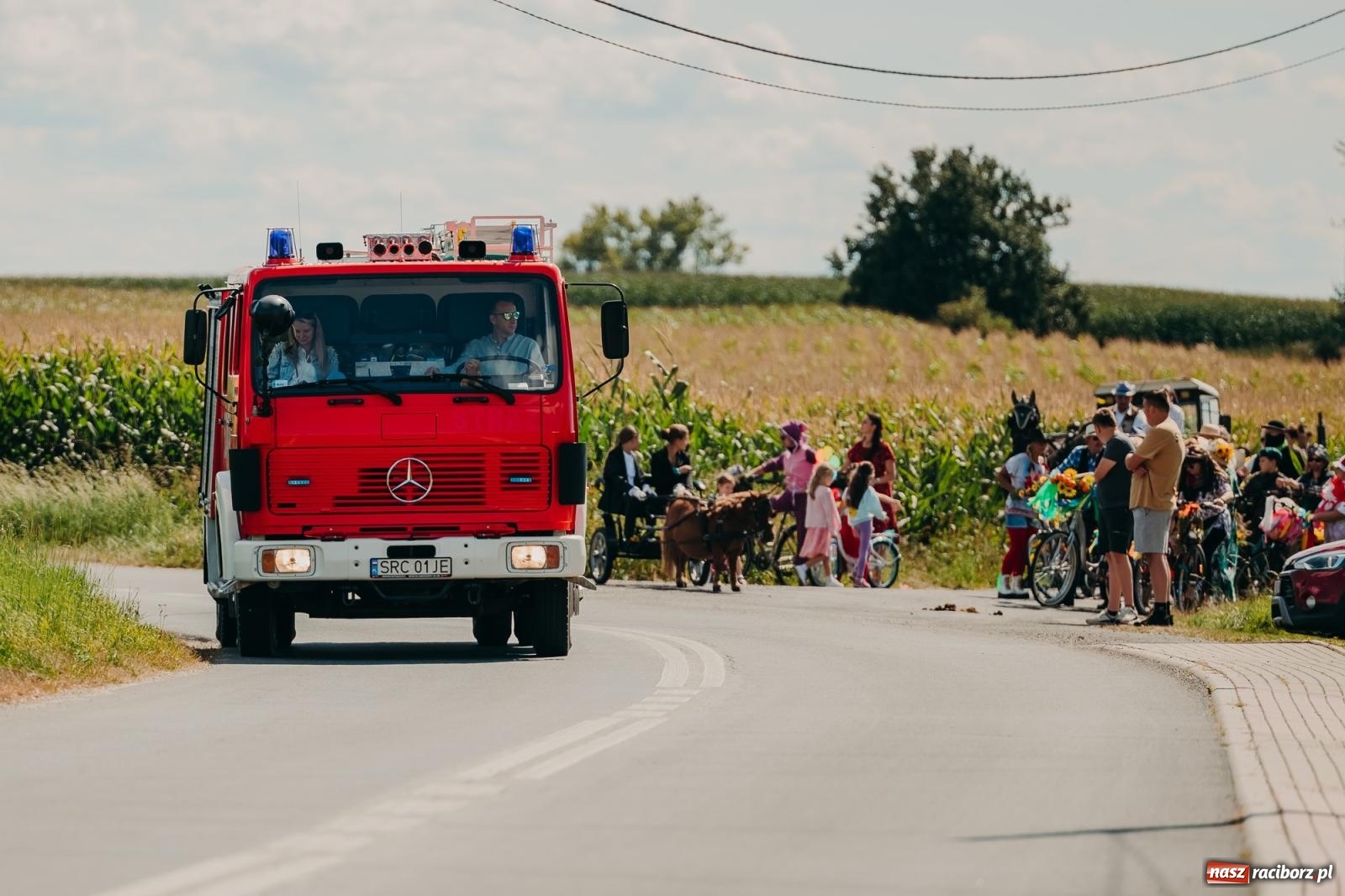 Zdjęcie w galerii na portalu naszraciborz.pl: Maków świętował plony – barwny korowód, konkursy i muzyka [FOTO i WIDEO] wiadomości z regionu