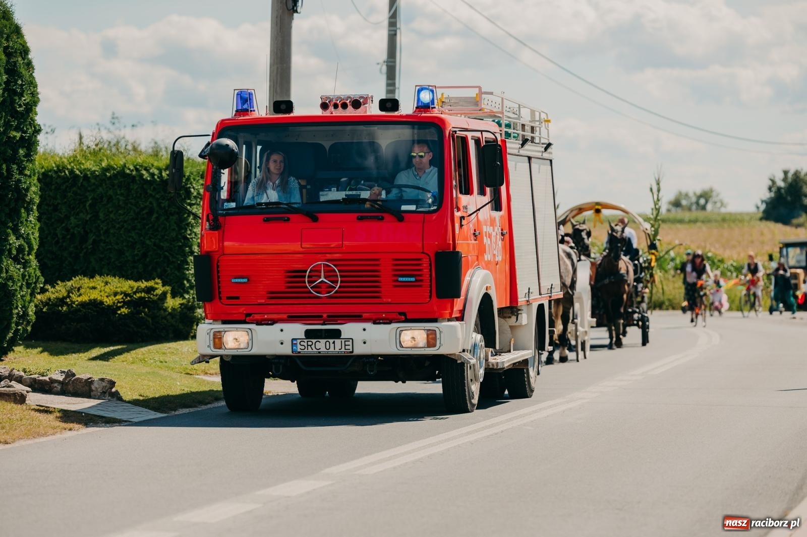 Zdjęcie w galerii na portalu naszraciborz.pl: Maków świętował plony – barwny korowód, konkursy i muzyka [FOTO i WIDEO] wiadomości z regionu