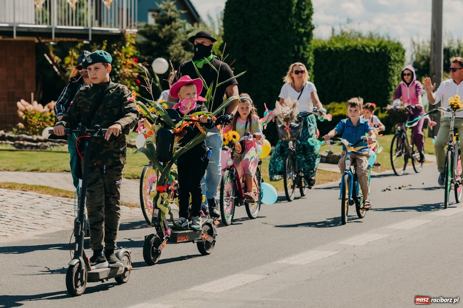 Zdjęcie w galerii na portalu naszraciborz.pl: Maków świętował plony – barwny korowód, konkursy i muzyka [FOTO i WIDEO] wiadomości z regionu
