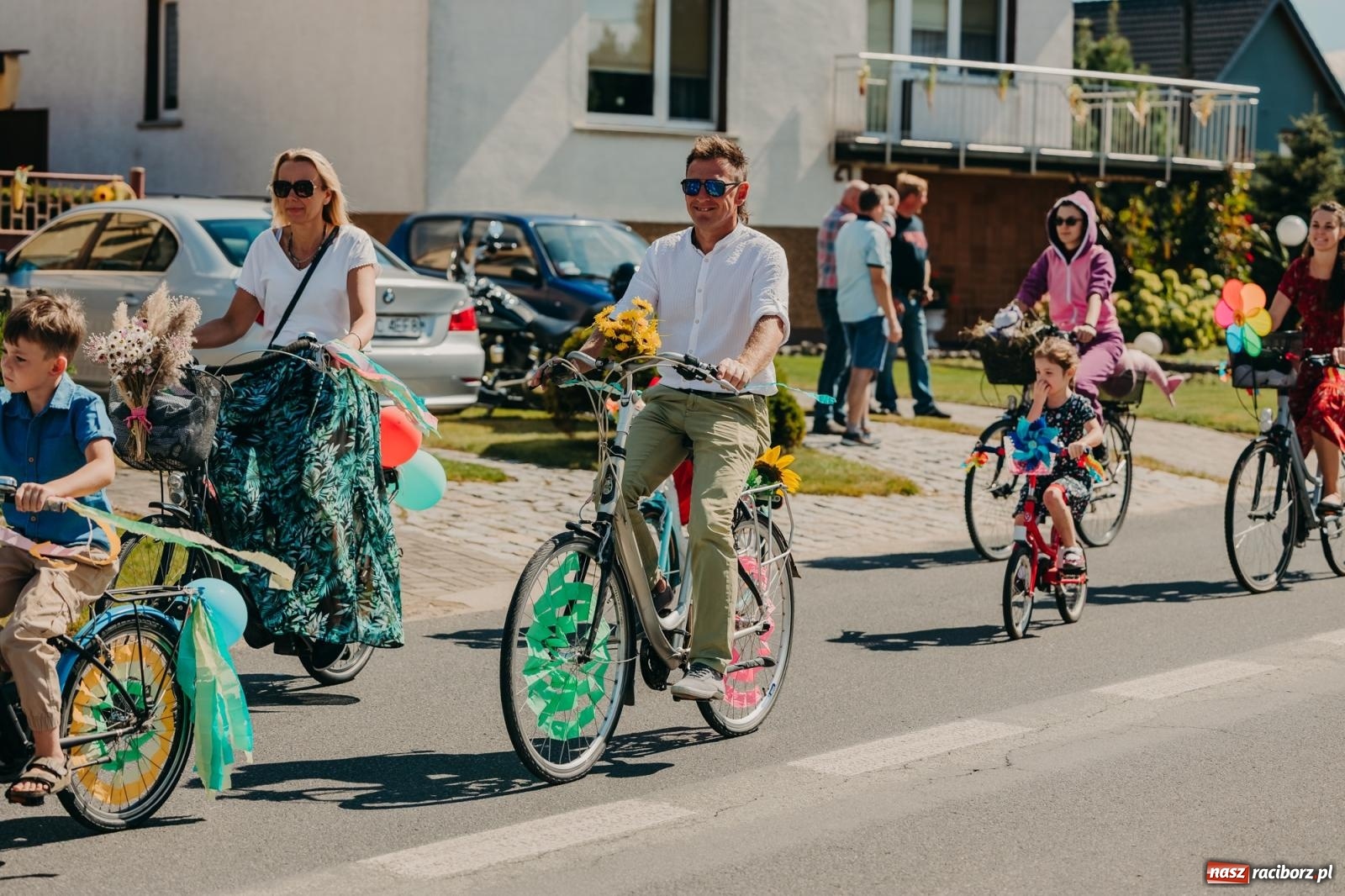 Zdjęcie w galerii na portalu naszraciborz.pl: Maków świętował plony – barwny korowód, konkursy i muzyka [FOTO i WIDEO] wiadomości z regionu
