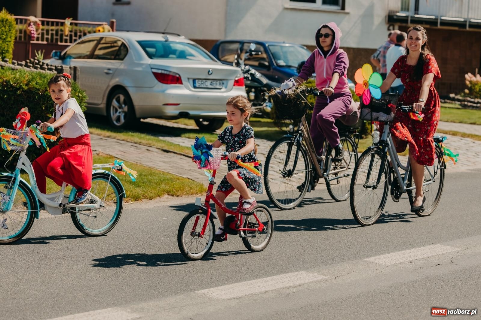 Zdjęcie w galerii na portalu naszraciborz.pl: Maków świętował plony – barwny korowód, konkursy i muzyka [FOTO i WIDEO] wiadomości z regionu