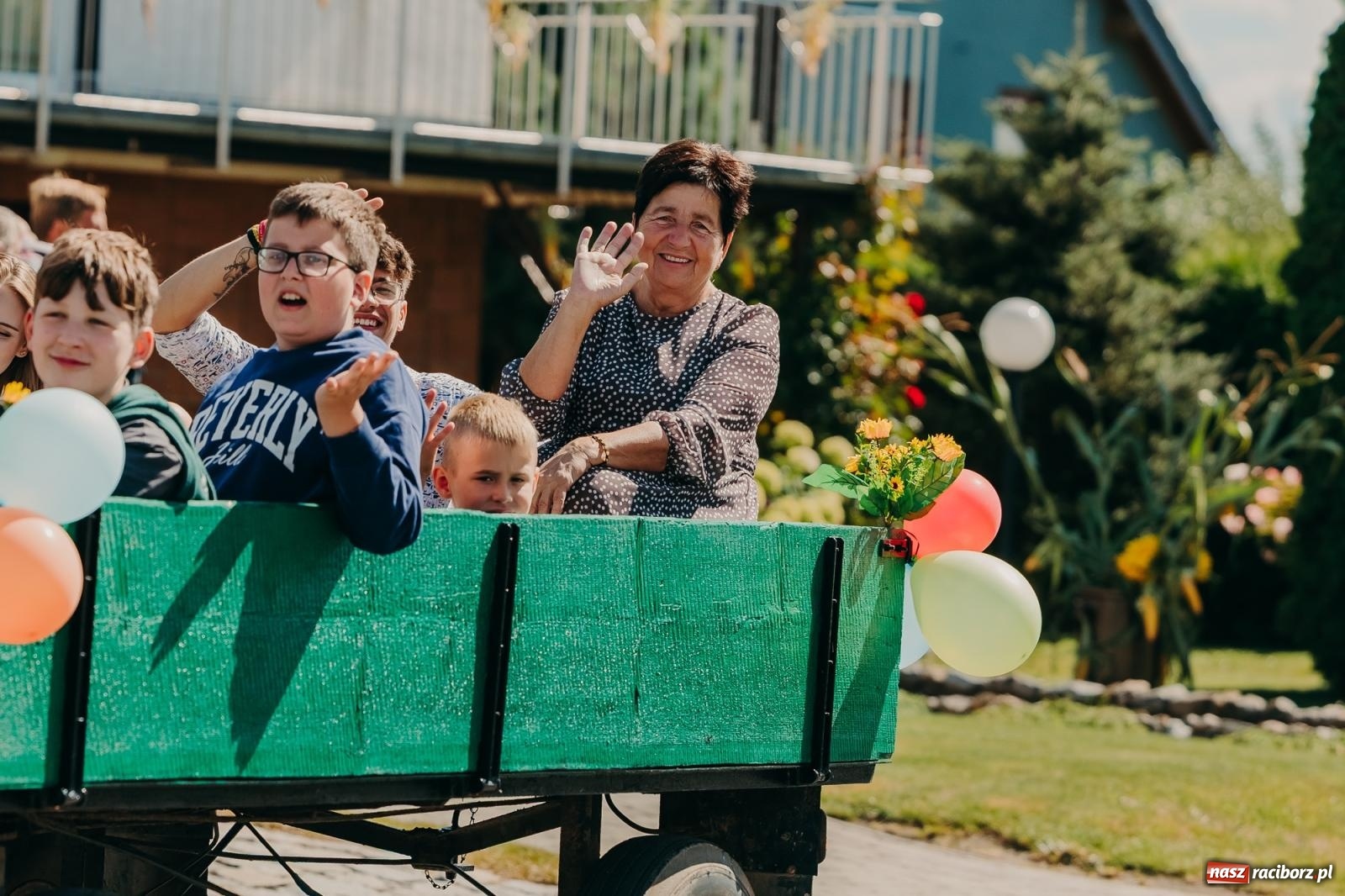 Zdjęcie w galerii na portalu naszraciborz.pl: Maków świętował plony – barwny korowód, konkursy i muzyka [FOTO i WIDEO] wiadomości z regionu
