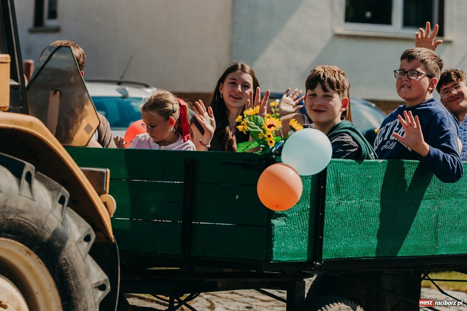 Zdjęcie w galerii na portalu naszraciborz.pl: Maków świętował plony – barwny korowód, konkursy i muzyka [FOTO i WIDEO] wiadomości z regionu