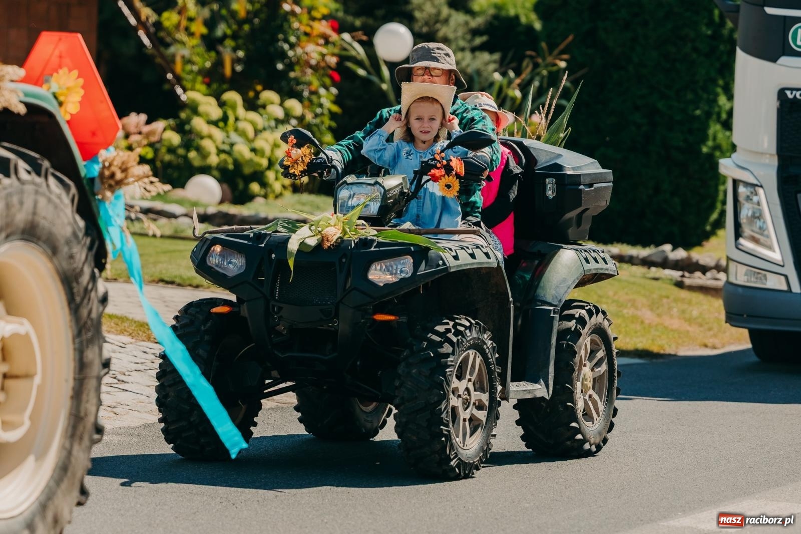 Zdjęcie w galerii na portalu naszraciborz.pl: Maków świętował plony – barwny korowód, konkursy i muzyka [FOTO i WIDEO] wiadomości z regionu