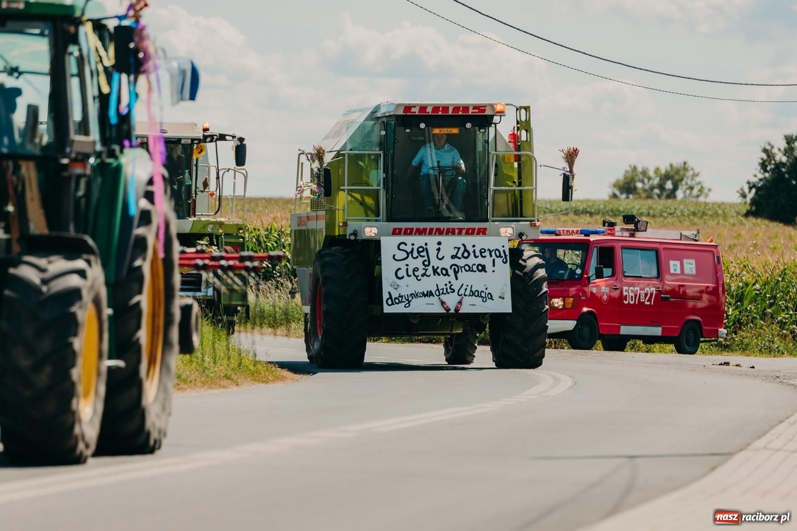 Zdjęcie w galerii na portalu naszraciborz.pl: Maków świętował plony – barwny korowód, konkursy i muzyka [FOTO i WIDEO] wiadomości z regionu