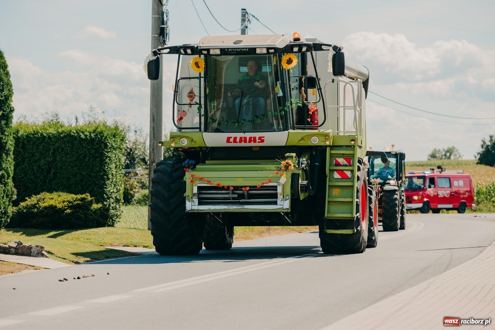 Zdjęcie w galerii na portalu naszraciborz.pl: Maków świętował plony – barwny korowód, konkursy i muzyka [FOTO i WIDEO] wiadomości z regionu