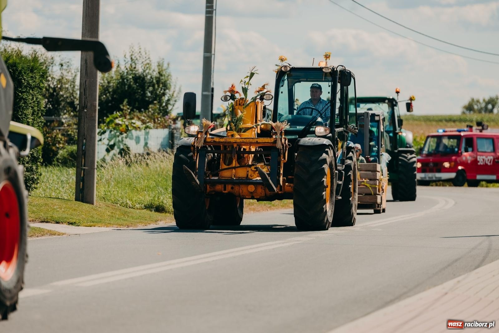 Zdjęcie w galerii na portalu naszraciborz.pl: Maków świętował plony – barwny korowód, konkursy i muzyka [FOTO i WIDEO] wiadomości z regionu