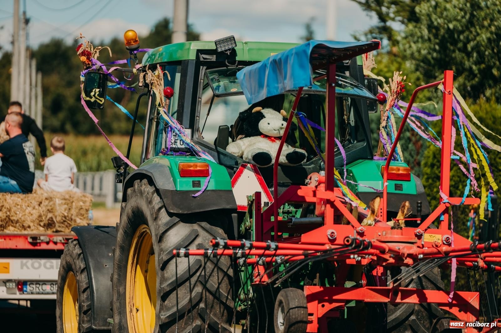 Zdjęcie w galerii na portalu naszraciborz.pl: Maków świętował plony – barwny korowód, konkursy i muzyka [FOTO i WIDEO] wiadomości z regionu