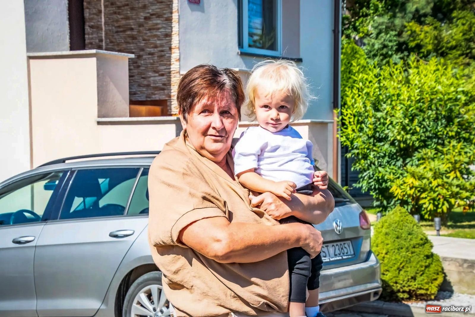 Zdjęcie w galerii na portalu naszraciborz.pl: Roszków. Kowboje, pszczółki i śnieżynki zajechali na dożynki wiadomości z regionu