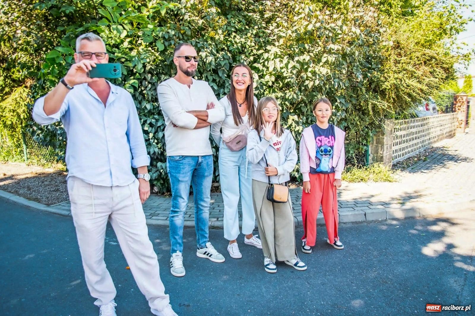 Zdjęcie w galerii na portalu naszraciborz.pl: Roszków. Kowboje, pszczółki i śnieżynki zajechali na dożynki wiadomości z regionu