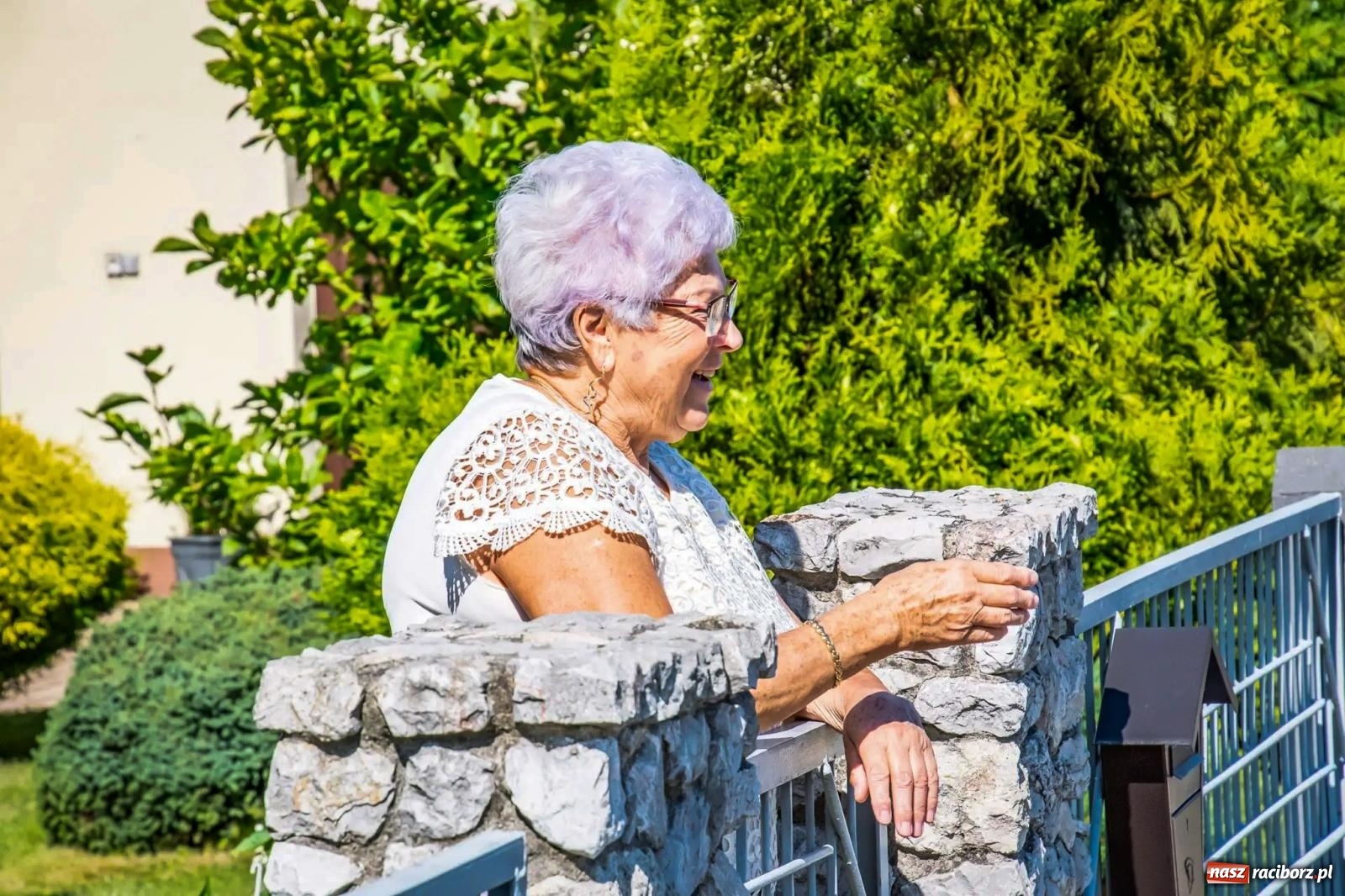 Zdjęcie w galerii na portalu naszraciborz.pl: Roszków. Kowboje, pszczółki i śnieżynki zajechali na dożynki wiadomości z regionu