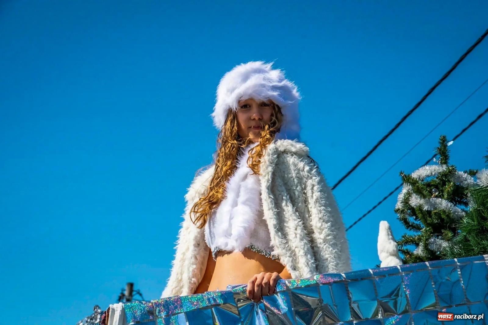 Zdjęcie w galerii na portalu naszraciborz.pl: Roszków. Kowboje, pszczółki i śnieżynki zajechali na dożynki wiadomości z regionu