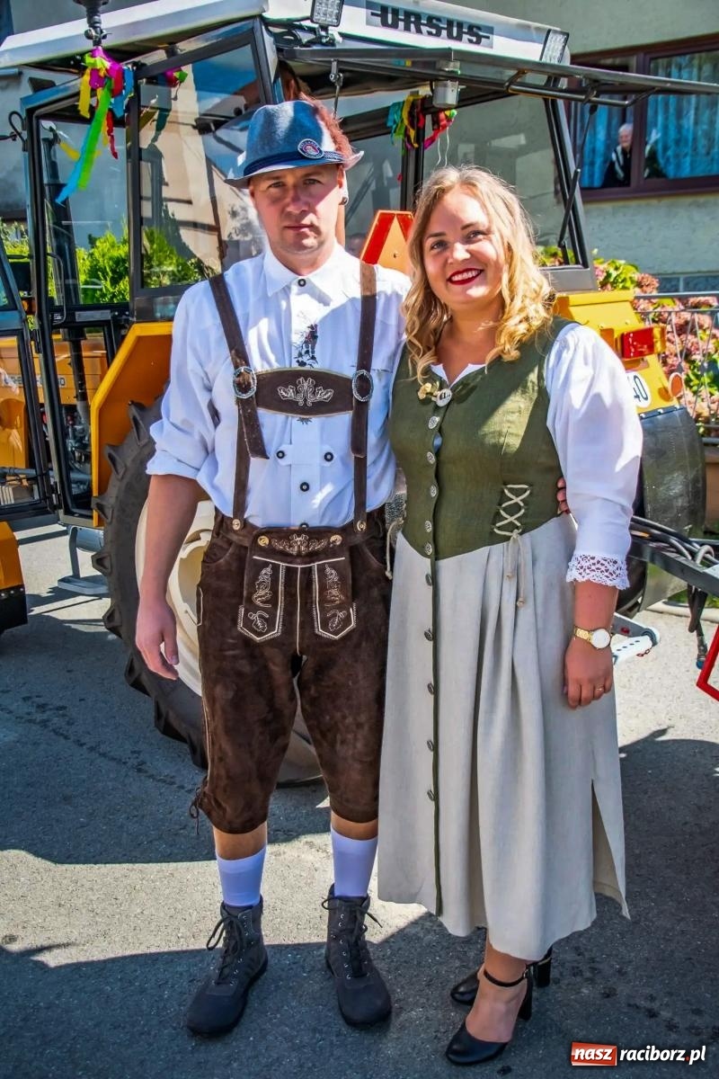 Zdjęcie w galerii na portalu naszraciborz.pl: Roszków. Kowboje, pszczółki i śnieżynki zajechali na dożynki wiadomości z regionu